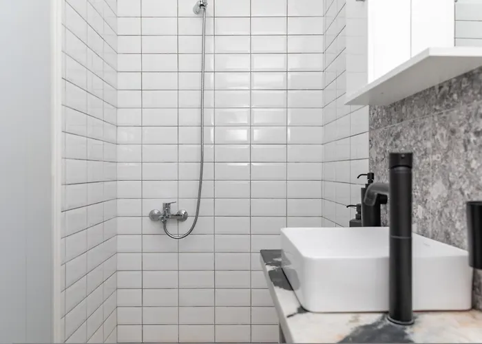 Mary Jo's * Naxos City