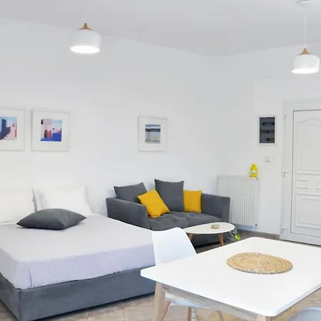 Mary & Jo's شقة Naxos City