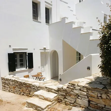 Mary & Jo's Apartment Naxos City