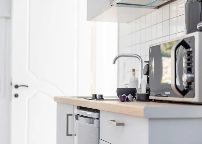 Mary Jo's * Naxos City