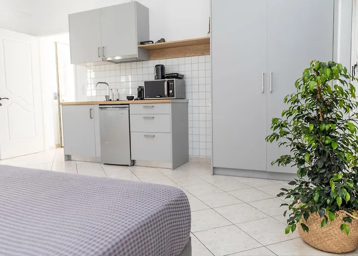 Mary Jo's Naxos City